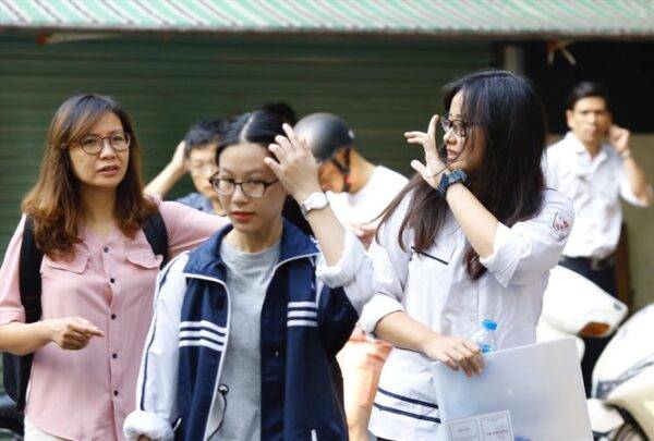 Năm 2020 thi THPT QG những môn gì?